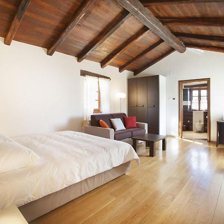 Villa Poropati, Groznjan, Istria - Luxury Countryside Estate For Up To 19 Persons - Large Pool Of 80M2 With Kids Section エクステリア 写真