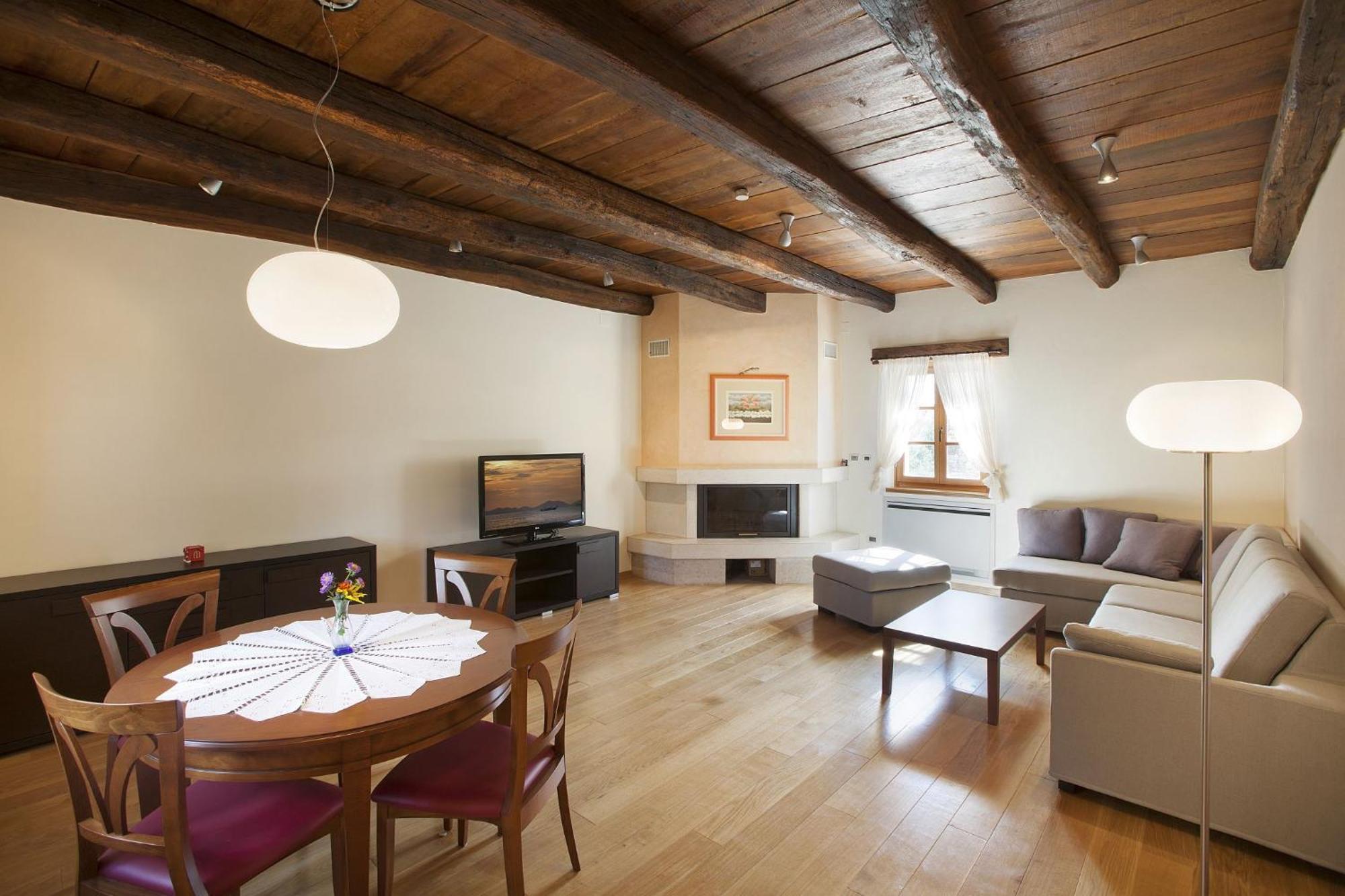 Villa Poropati, Groznjan, Istria - Luxury Countryside Estate For Up To 19 Persons - Large Pool Of 80M2 With Kids Section エクステリア 写真