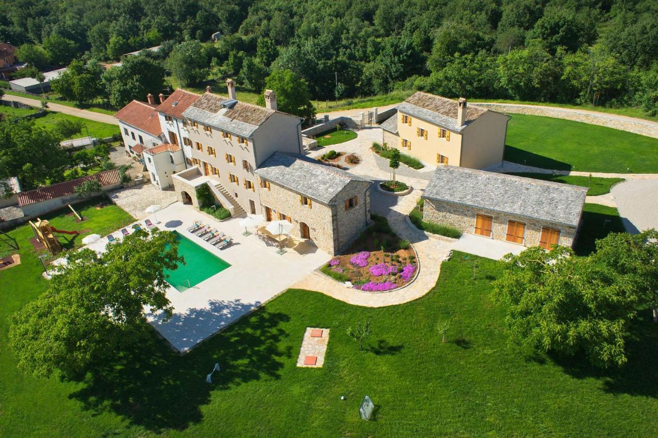 Villa Poropati, Groznjan, Istria - Luxury Countryside Estate For Up To 19 Persons - Large Pool Of 80M2 With Kids Section エクステリア 写真